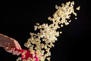 Comment préparer du popcorn à la poêle : astuces et techniques